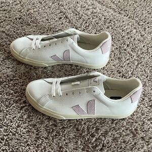 Veja Women's White and Lavender Campo Sneakers
